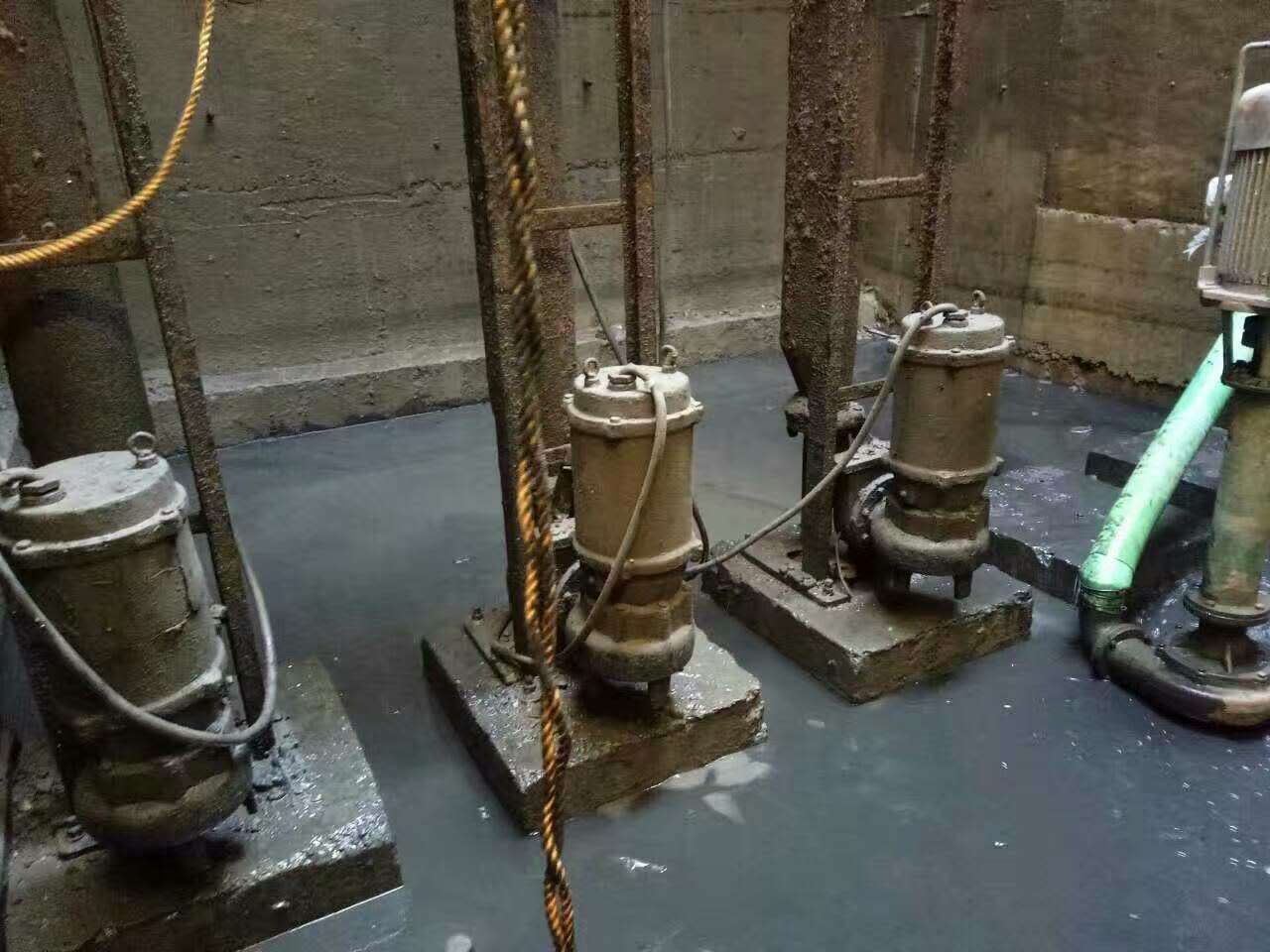 新市污水池清理